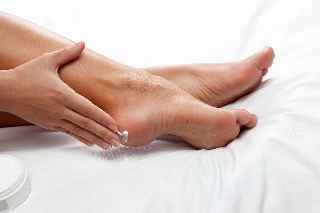 Tổng hợp cách chăm sóc da chân mùa đông đơn giản cho chị em 1