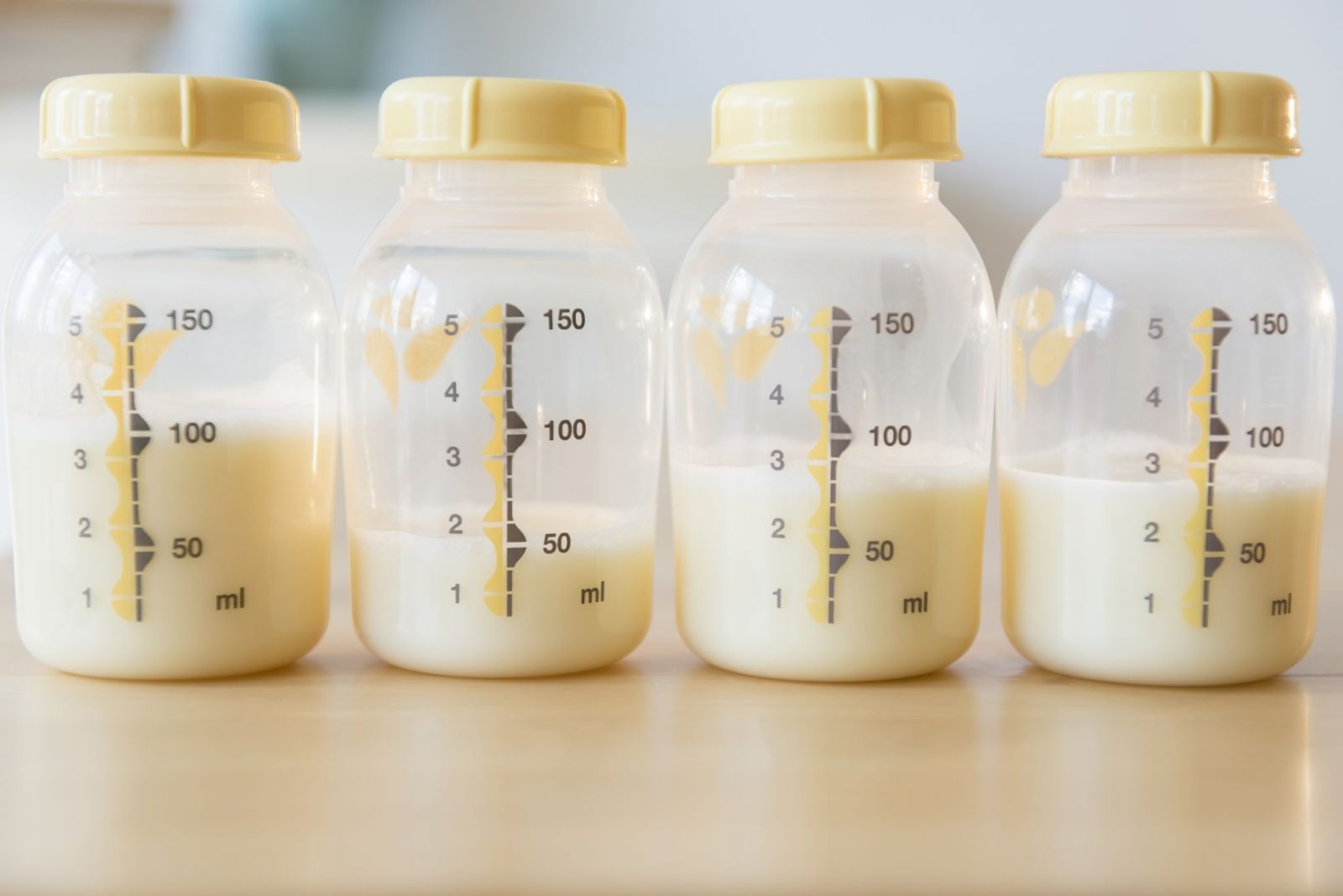 Tác dụng của sữa mẹ đối với da mặt thần kỳ thế nào? 1