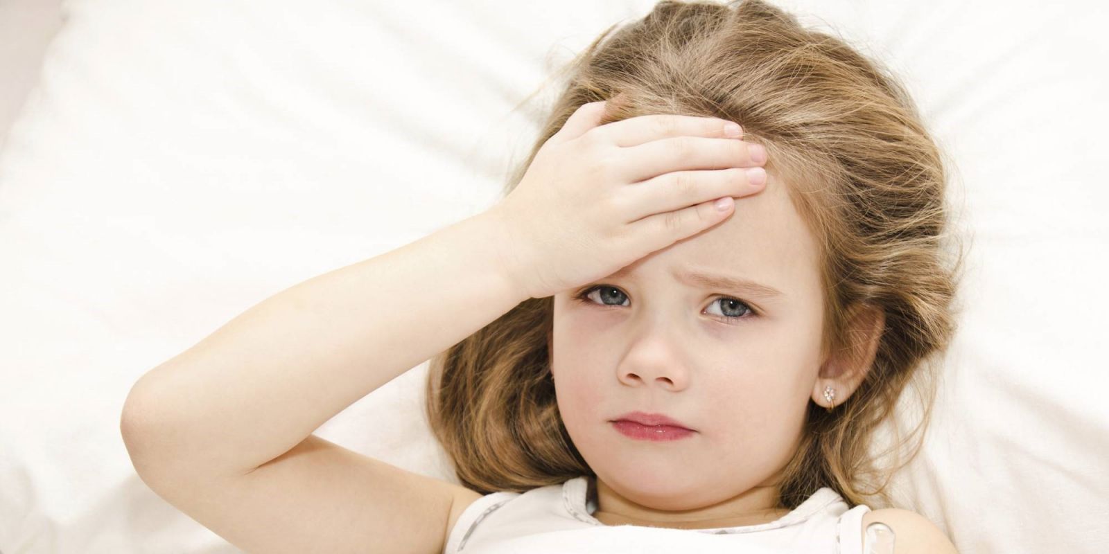 Trẻ bị sốt sau tiêm phòng sởi có nguy hiểm không 2?