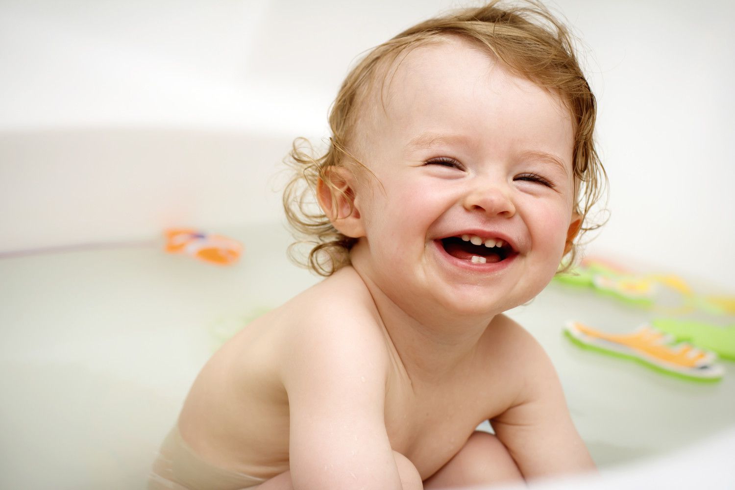 Trẻ bị sốt và tiêu chảy khi mọc răng có sao không? 1