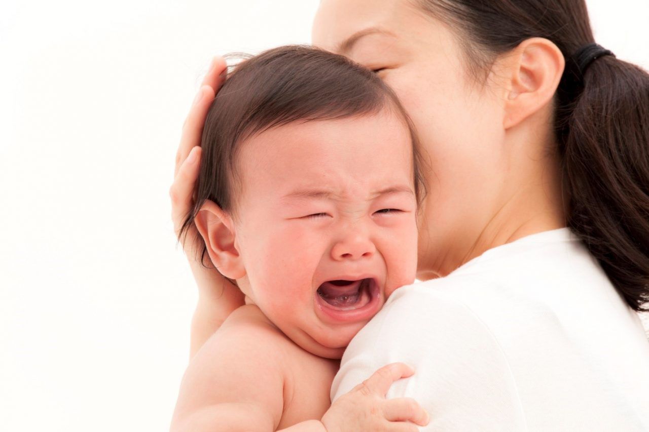 Trẻ bị sốt và tiêu chảy khi mọc răng có sao không? 2